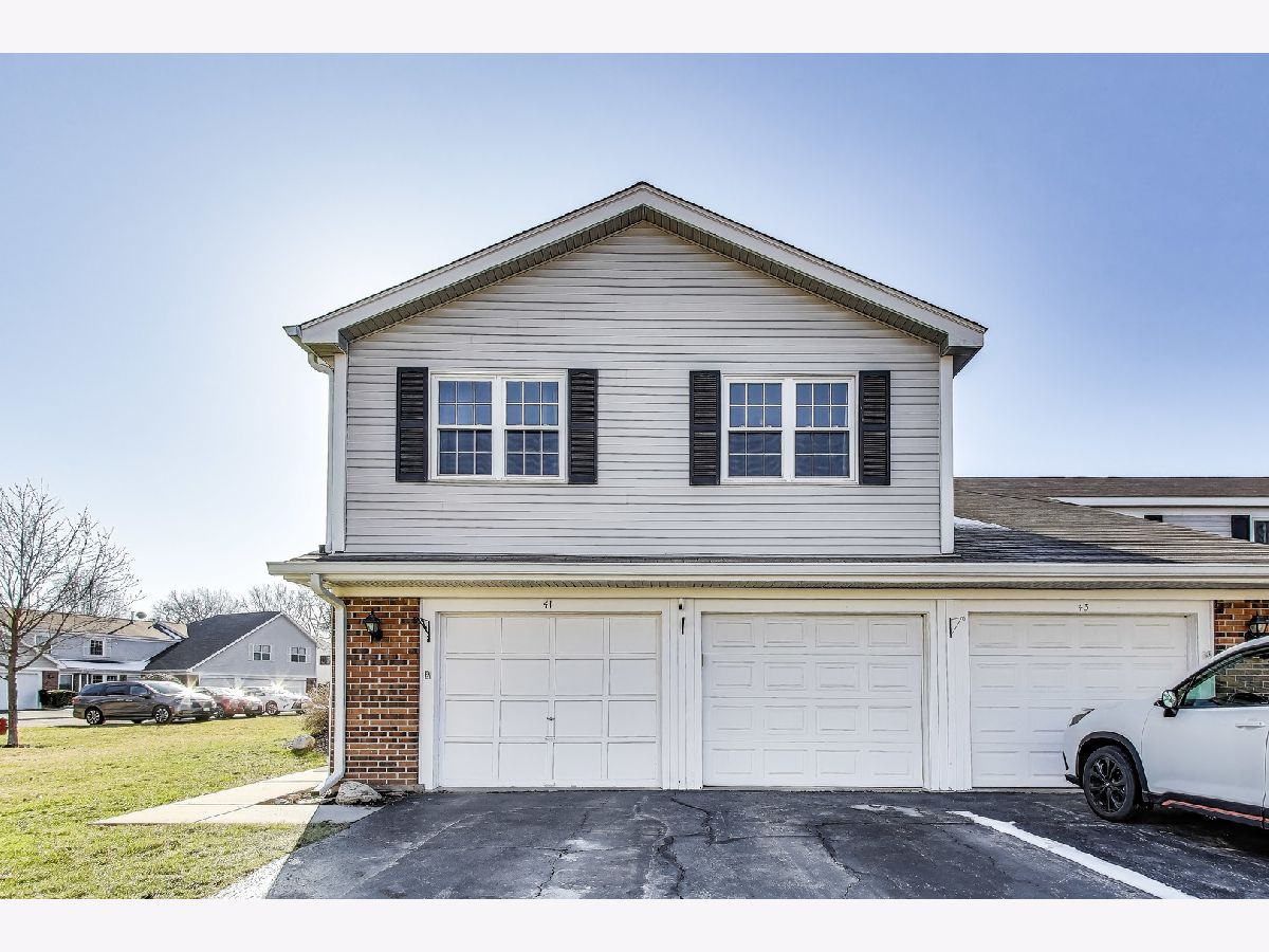 Townhomes & Condos Sold Bright Oaks Cary Illinois, 41 Willow