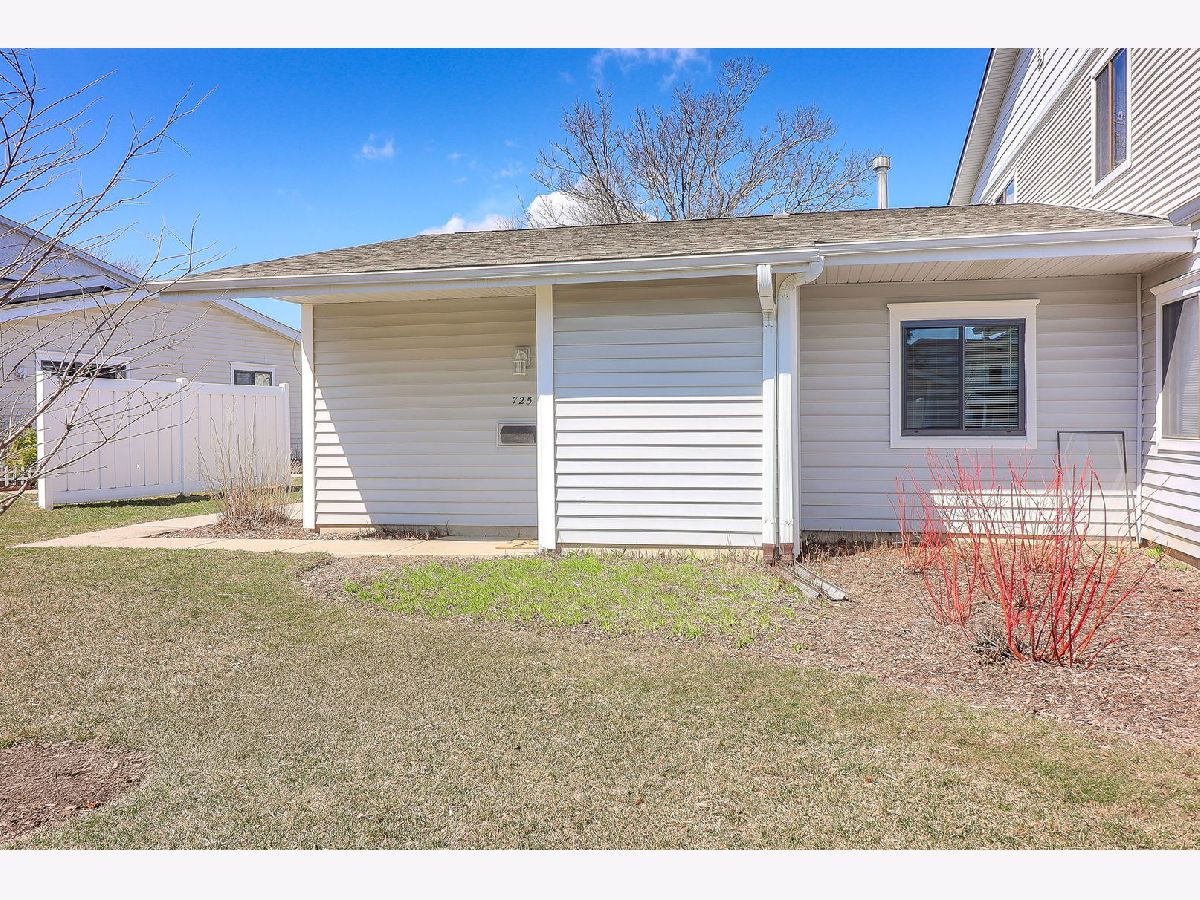 Townhomes & Condos Rented Dunbar Lakes Schaumburg Illinois, 725 Whitesail