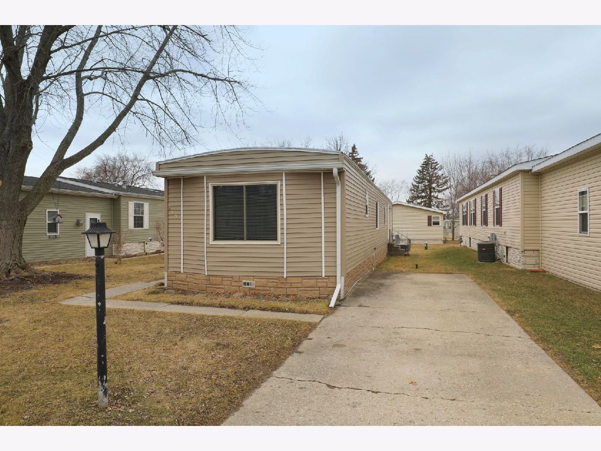 Homes For Sale Four Seasons Belvidere Illinois, 240 Fox Lane