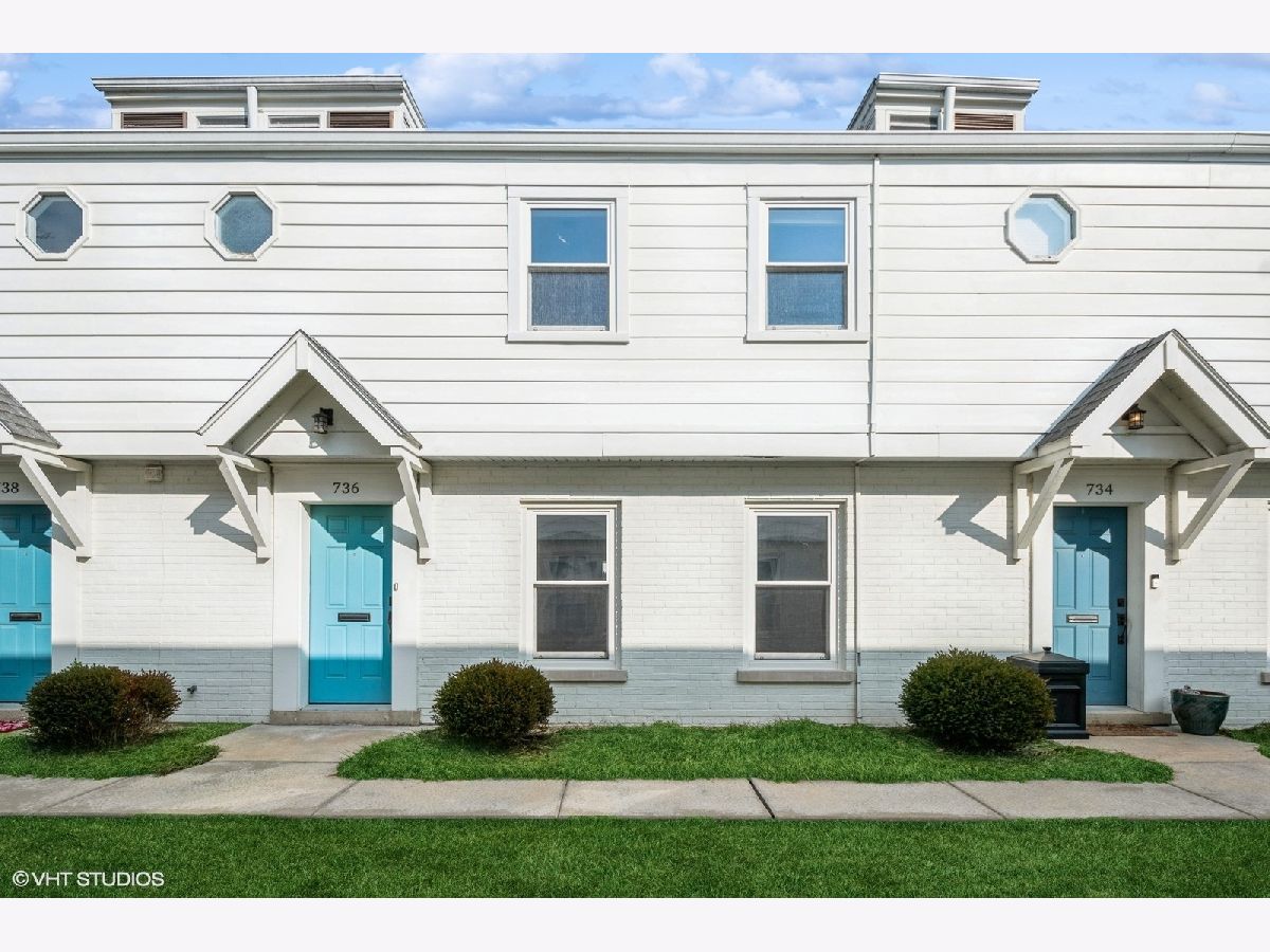  Rented Winnetka Illinois, 736 Green Bay