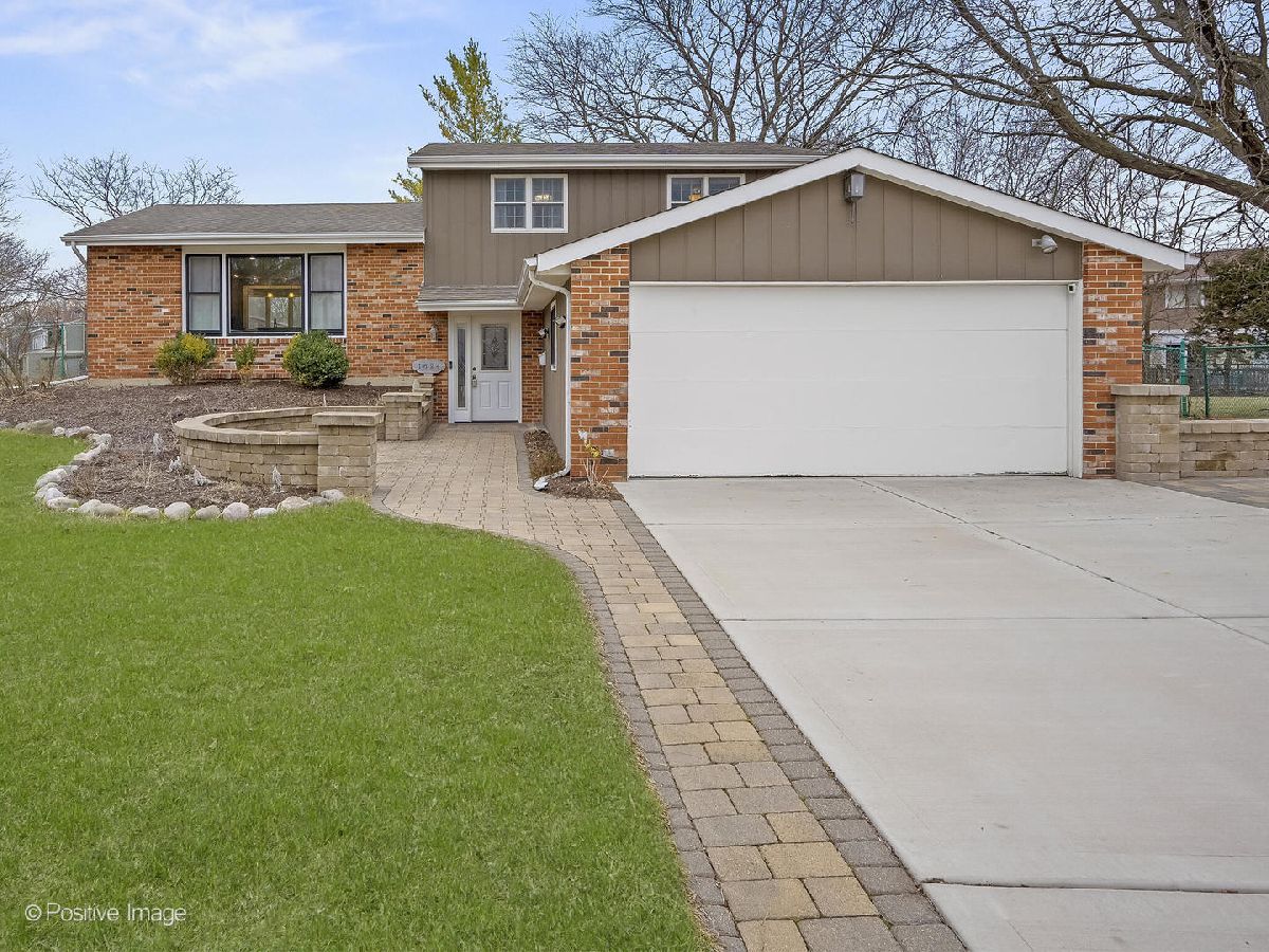 Homes & Townhomes & Condos Sold Briarcliffe Wheaton Illinois, 1624 Wadham
