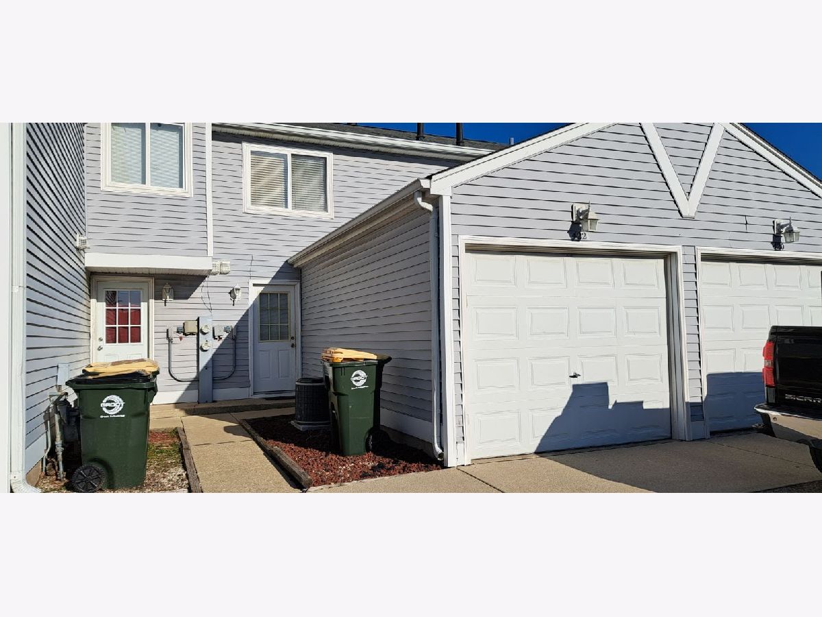 Rented Round Lake Beach Illinois, 422 Meadow Green
