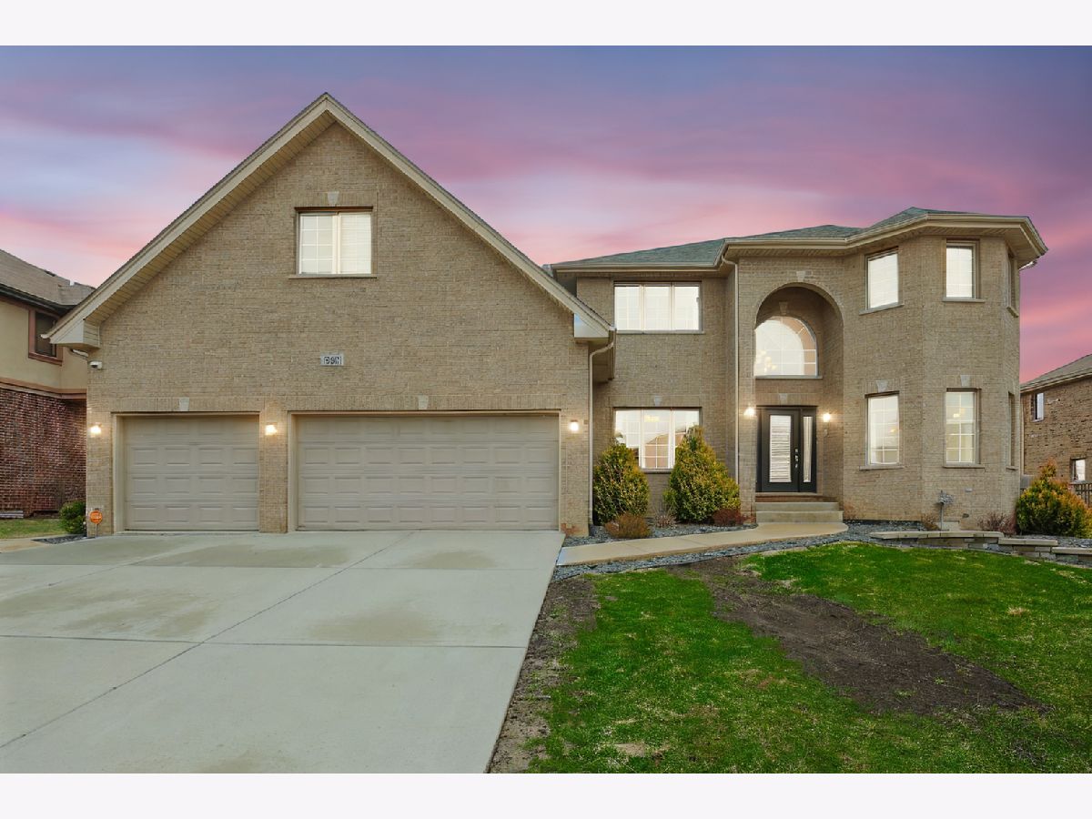 Homes Sold Castle Dargan Estates Country Club Hills Illinois, 18511 Bellamy
