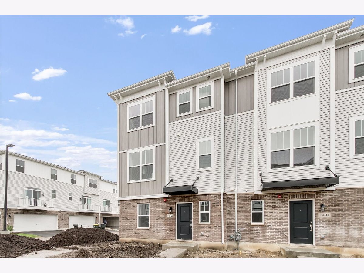 Condos & Townhomes Sold Halston Market Des Plaines Illinois, 1493 Blaine