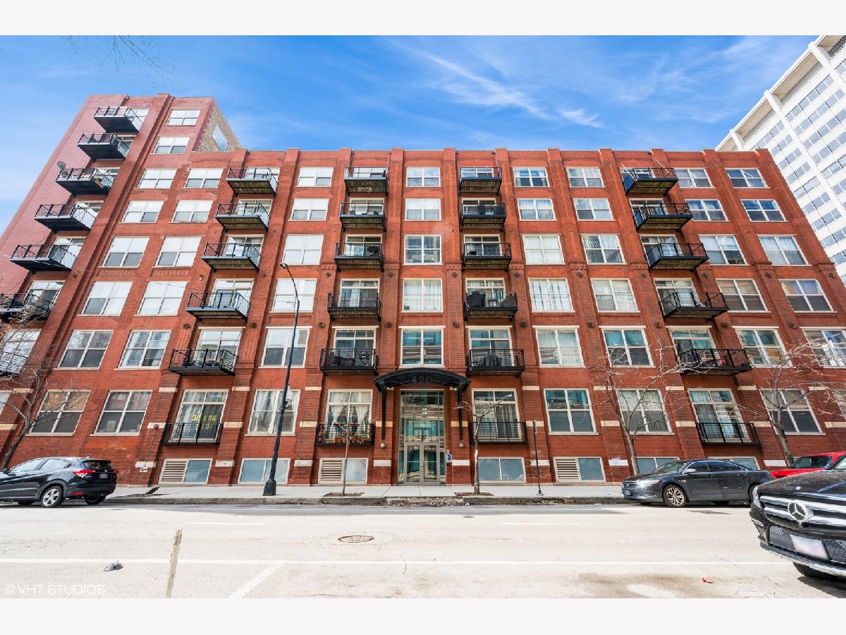 Condominiums Sold Gotham Lofts Chicago Illinois, 420 Clinton