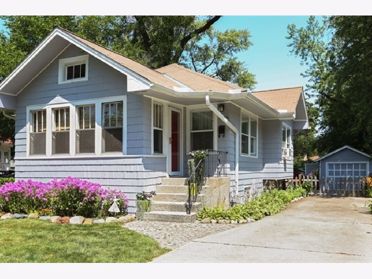 Rented Villa Park Illinois, 302 Oak