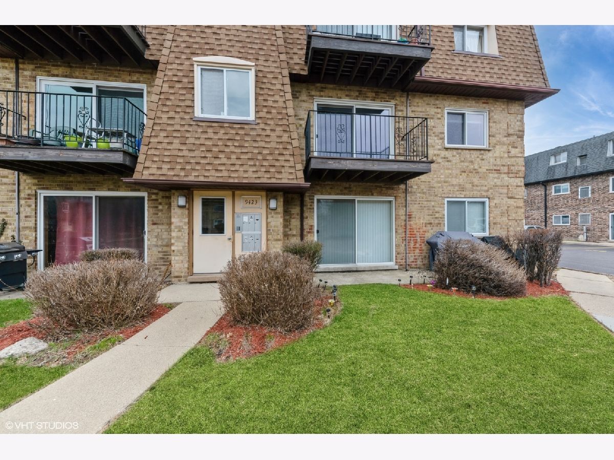 Condominiums Rented Bay Colony Des Plaines Illinois, 9423 Bay Colony