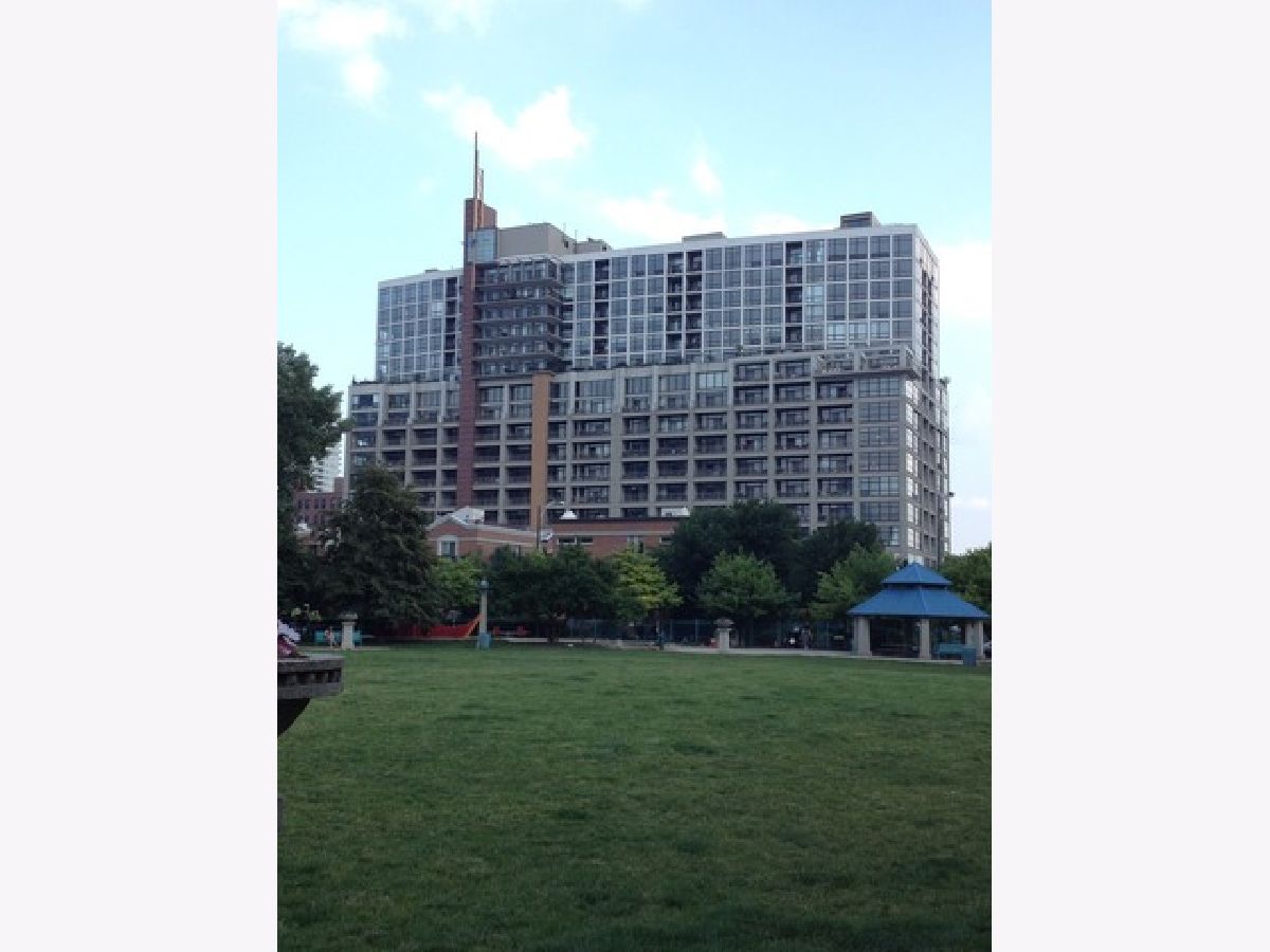Condos & Townhomes Rented Dearborn Tower Chicago Illinois, 1530 State