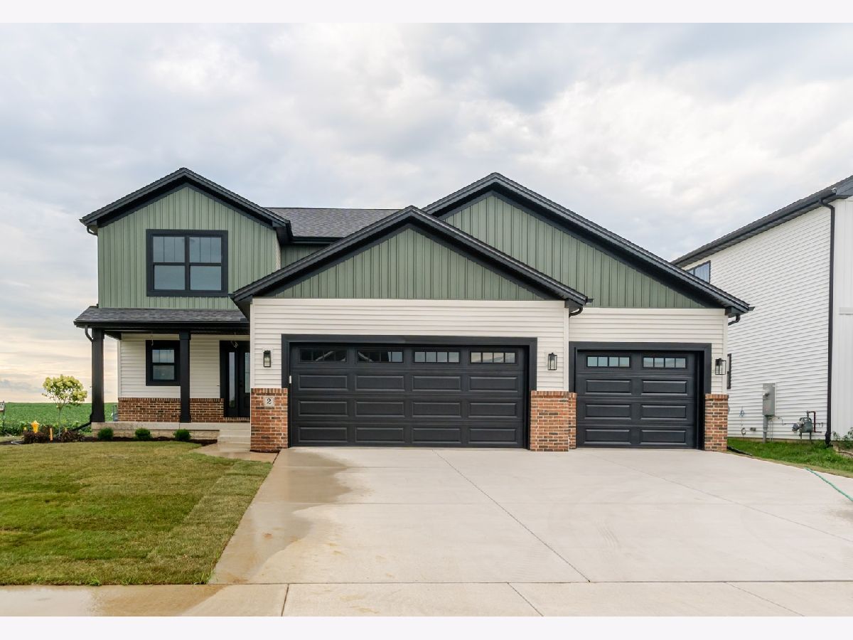 Homes & Condos & Townhomes For Sale Grove On Kickapoo Creek Bloomington Illinois, 2 Bucktown Court