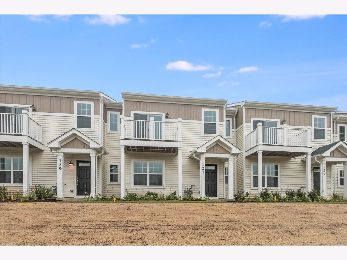 Condos & Townhomes Sold The Townes At Becketts South Elgin Illinois, 247 Kingsport