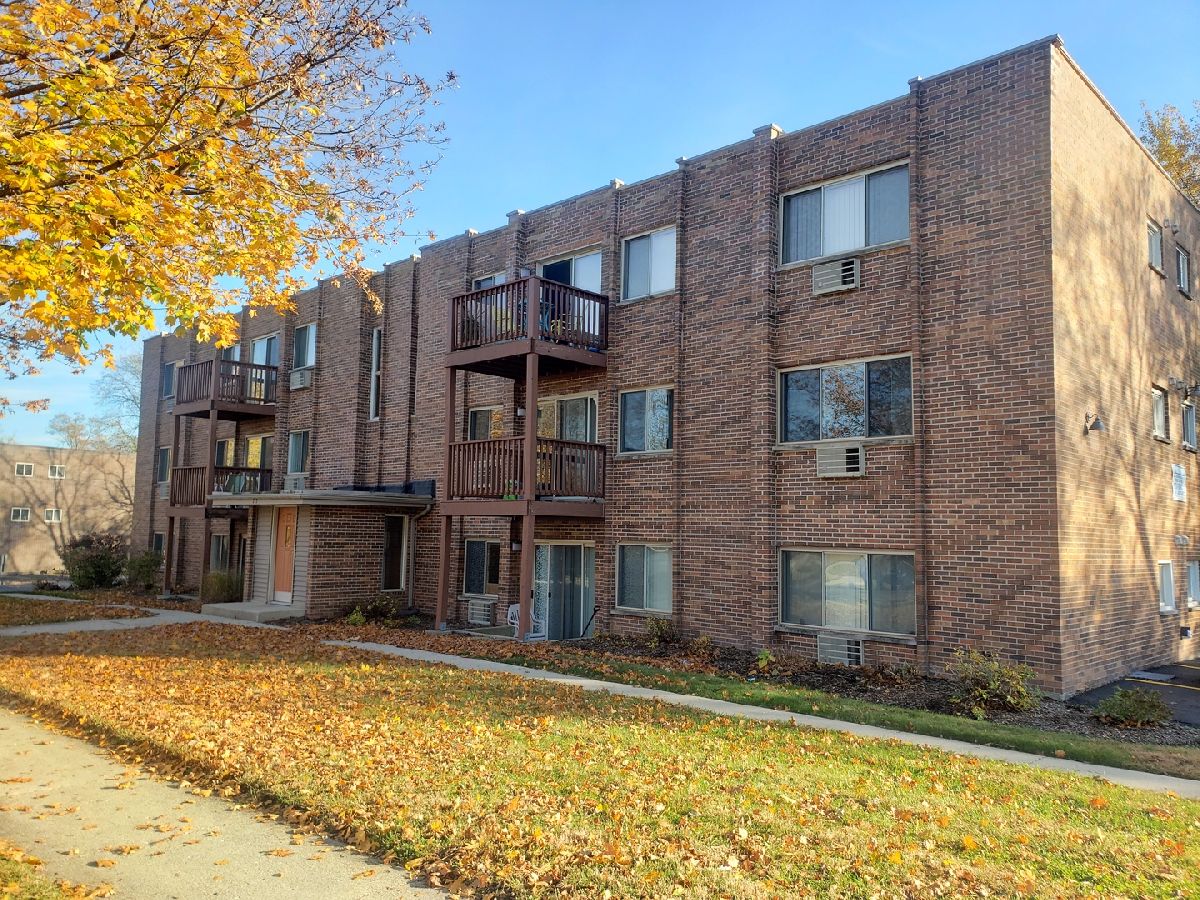  Rented West Dundee Illinois, 717 Strom