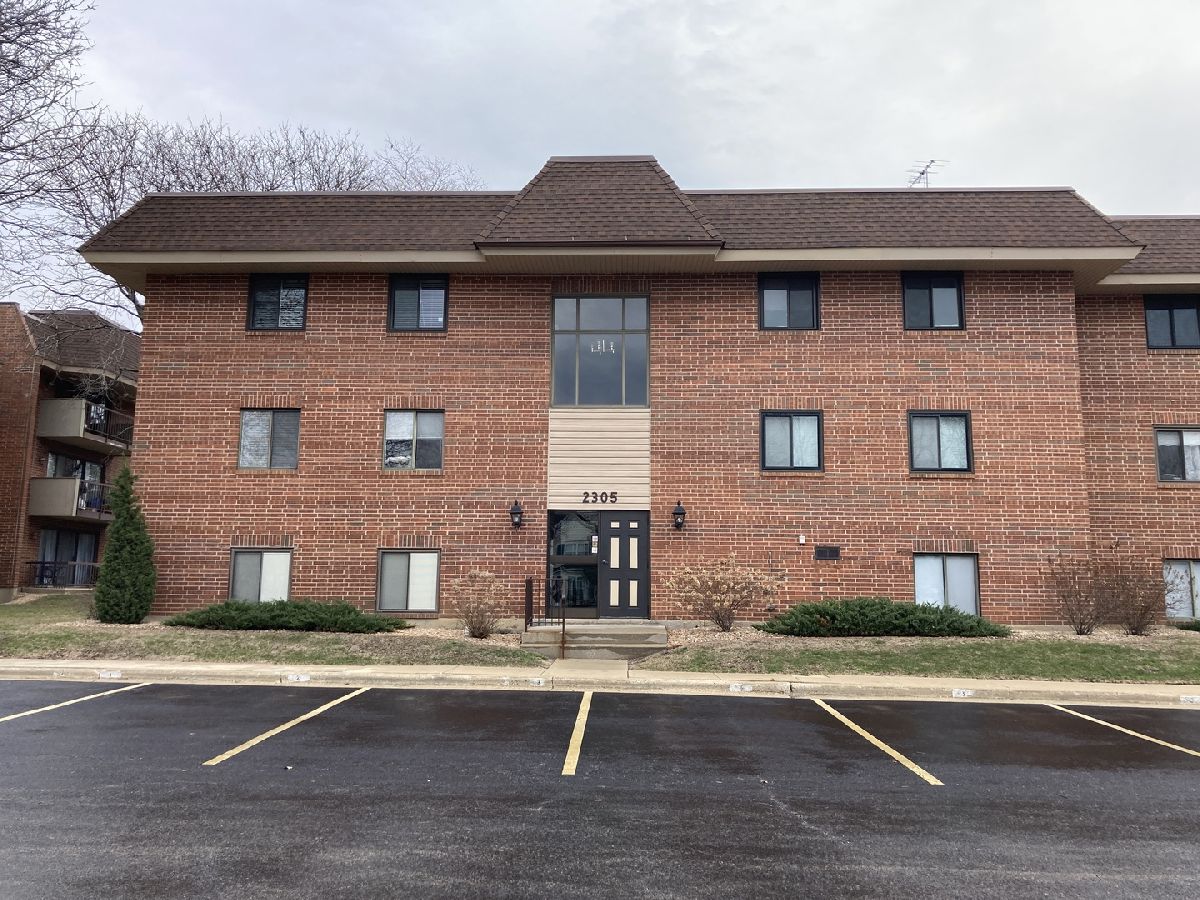 Condominiums Sold Highland Lakes Lombard Illinois, 2305 Main