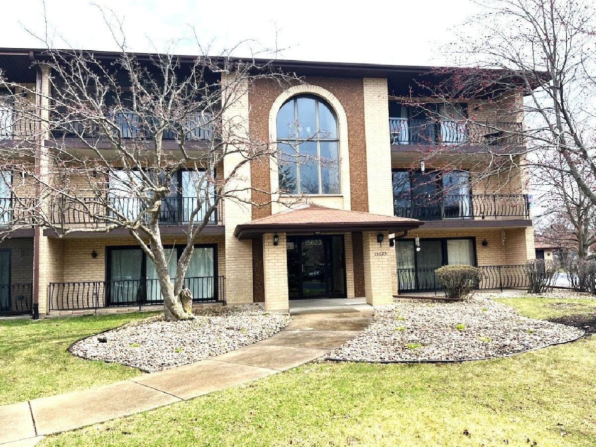 Condos & Townhomes & Homes Sold Clearview Orland Park Illinois, 15623 Gardenview