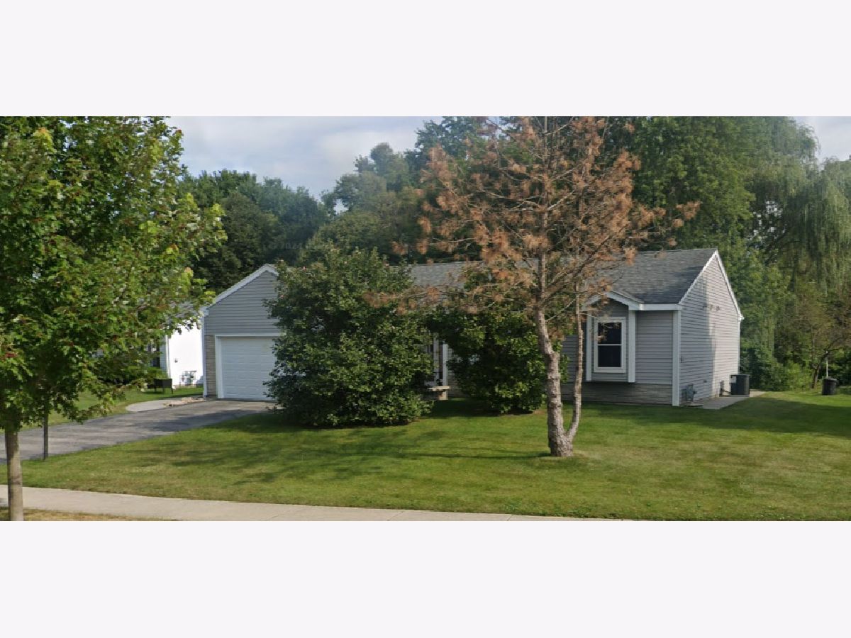 Homes & Townhomes Sold Fox River Shores Island Lake Illinois, 4712 Southhampton