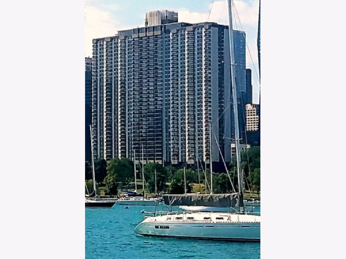 Condos & Townhomes Rented New Eastside Chicago Illinois, 400 Randolph