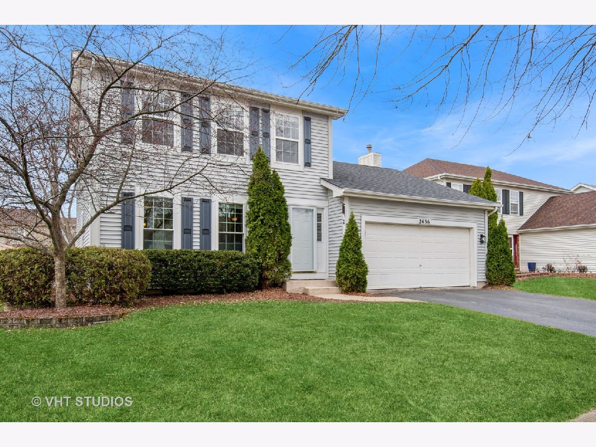 Townhomes & Condos & Homes Sold Woodlake Naperville Illinois, 2436 Warm Springs