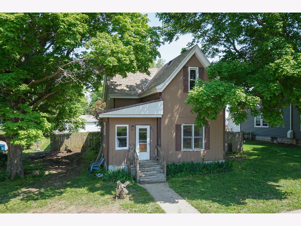  Sold Stanford Illinois, 201 Boundary