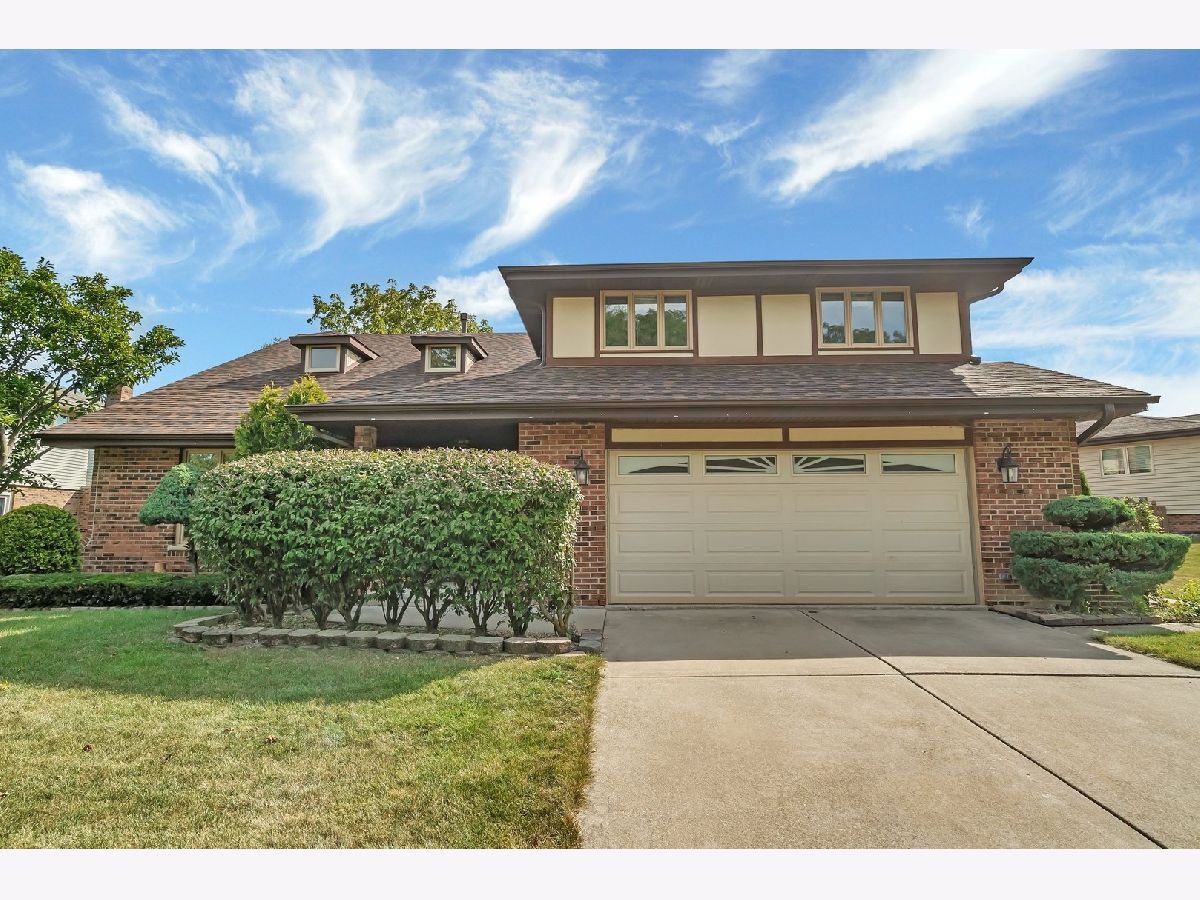 Homes Sold Derby Hills Homer Glen Illinois, 14629 Mustang
