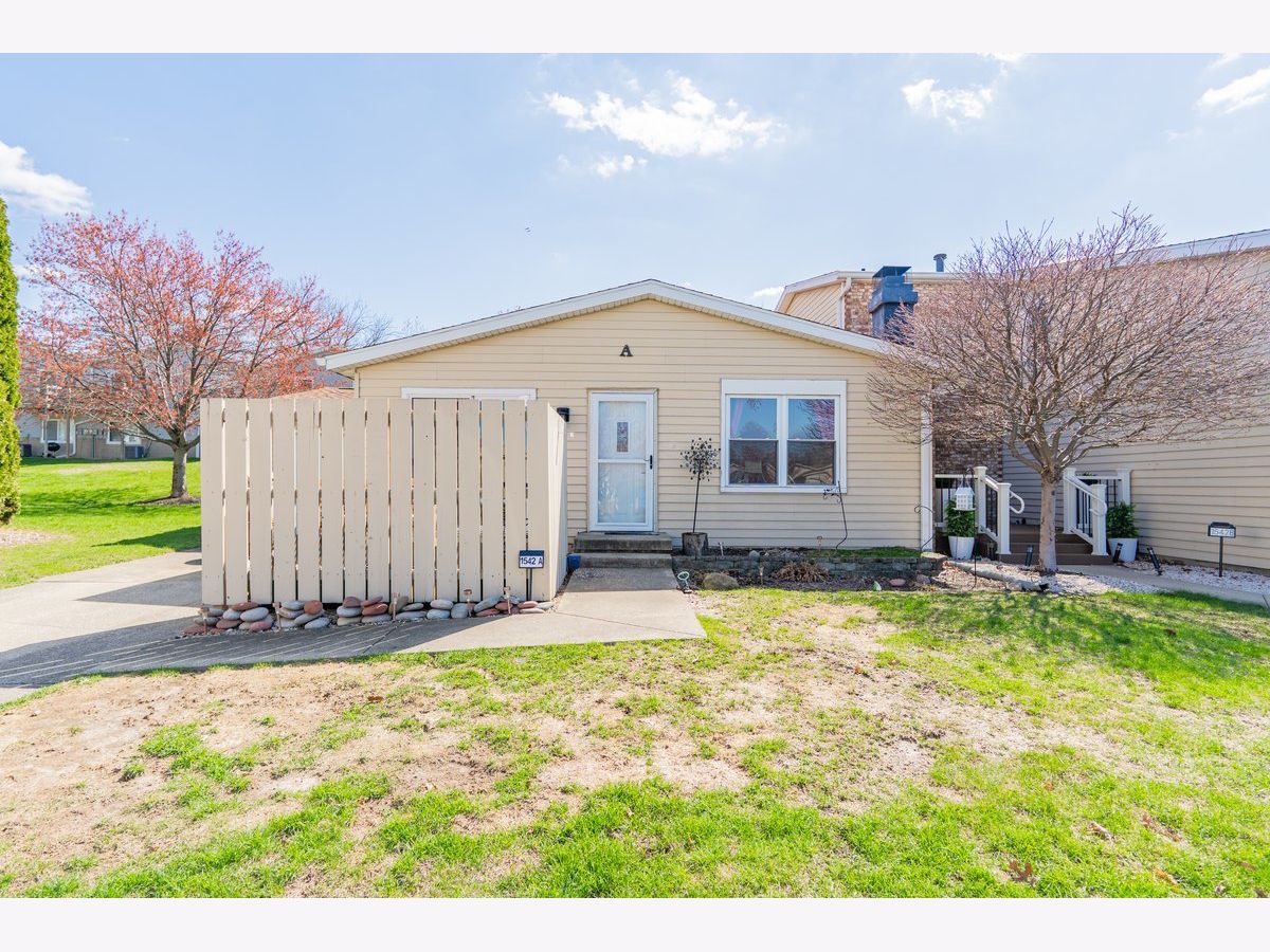 Condos & Townhomes Sold Landmark Normal Illinois, 1542 Hunt