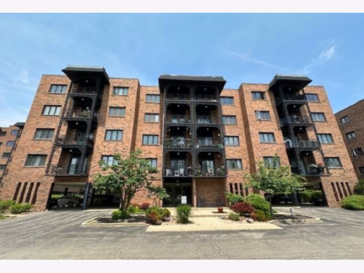 Condominiums Sold Landings Des Plaines Illinois, 9374 Landings