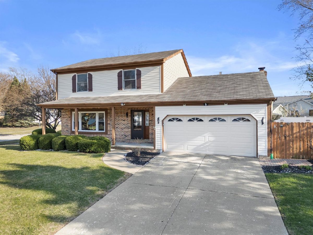 Homes Sold Hawthorn Creek Mundelein Illinois, 913 French