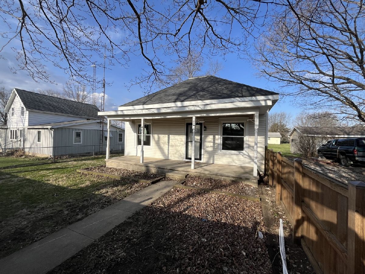  Sold Arrowsmith Illinois, 204 Oak