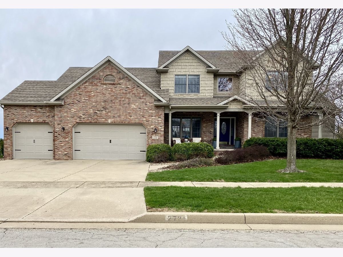 Homes & Condos & Townhomes Sold Fox Creek Bloomington Illinois, 2721 Crooked Creek