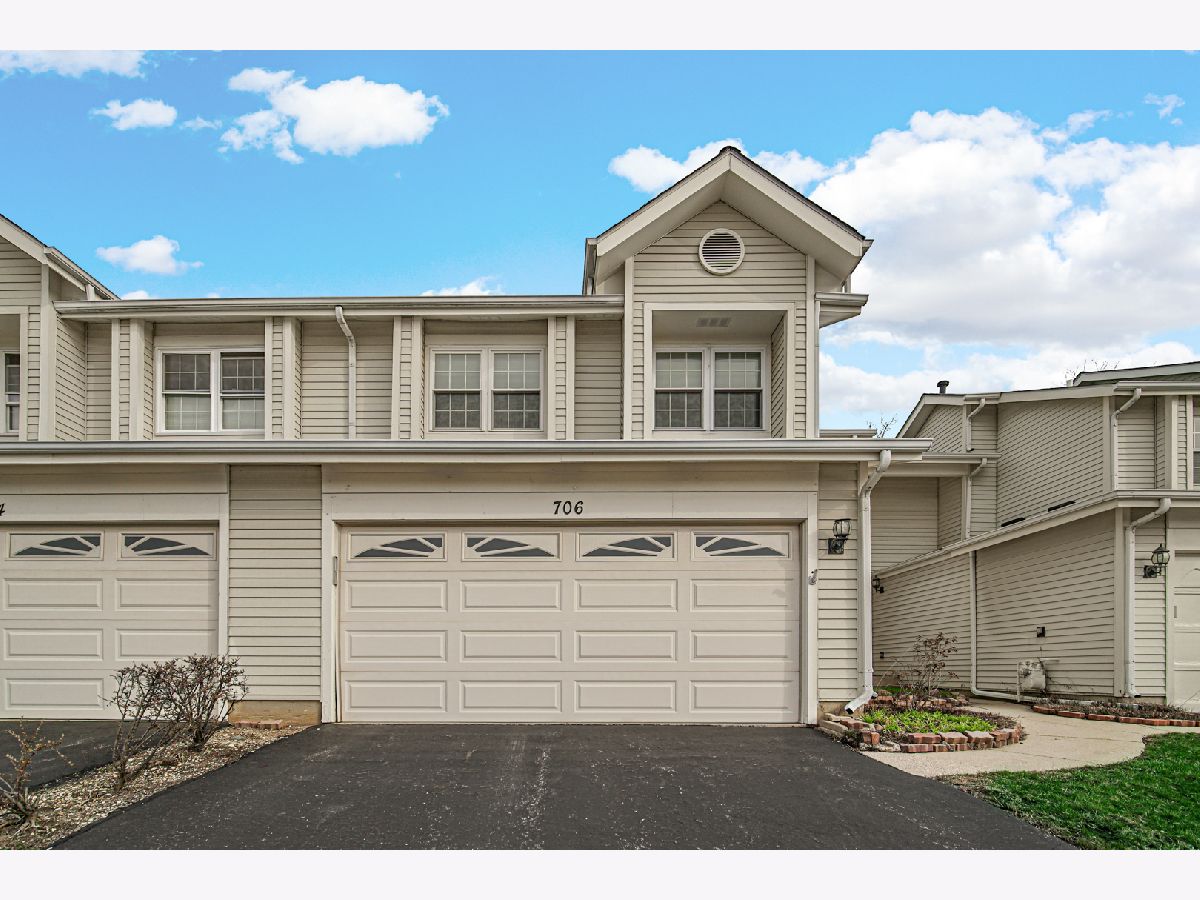 Townhomes & Homes Rented Weathersfield North Schaumburg Illinois, 706 Sturnbridge