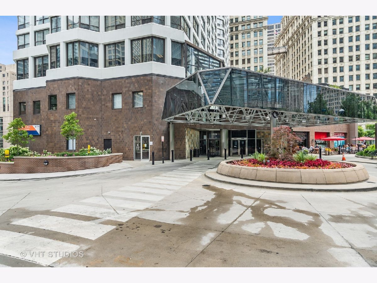 Condominiums Rented River Plaza Chicago Illinois, 405 Wabash