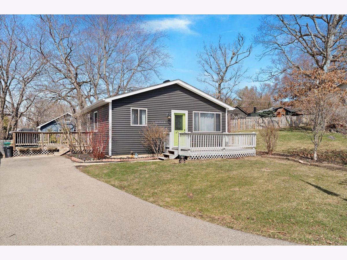 Homes Sold Petite Lake Highwoods Lake Villa Illinois, 24860 Forest