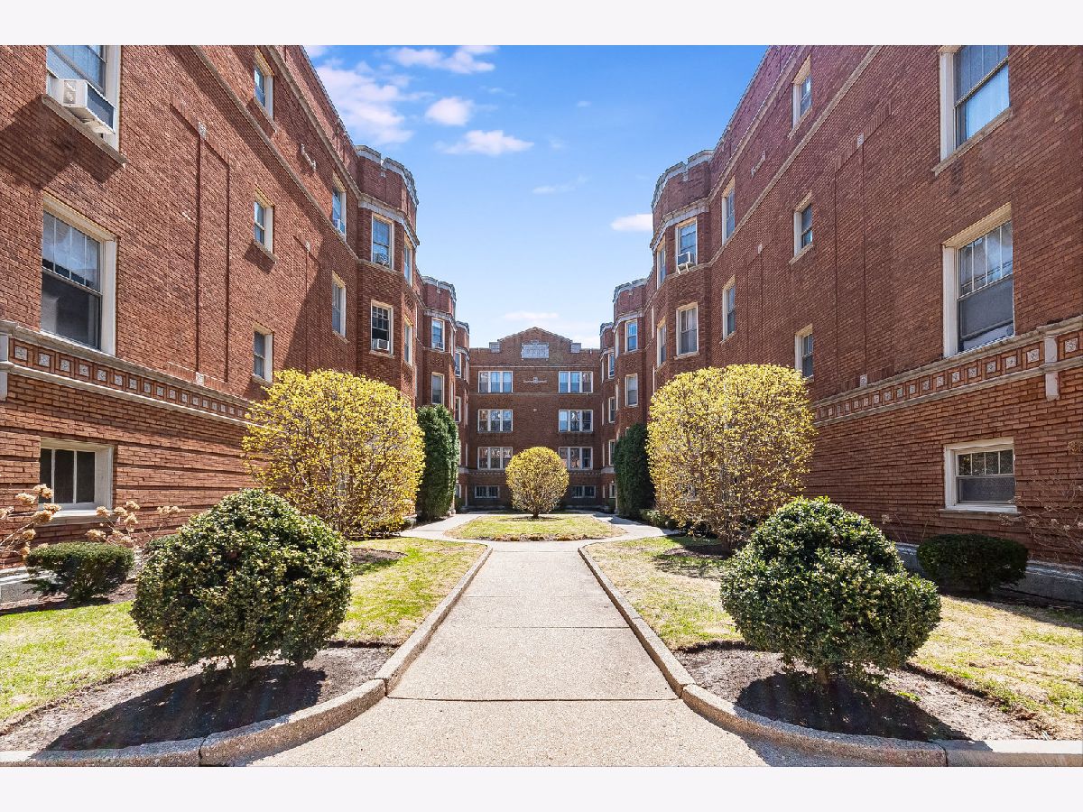Condominiums Sold Easton Place Oak Park Illinois, 607 Washington