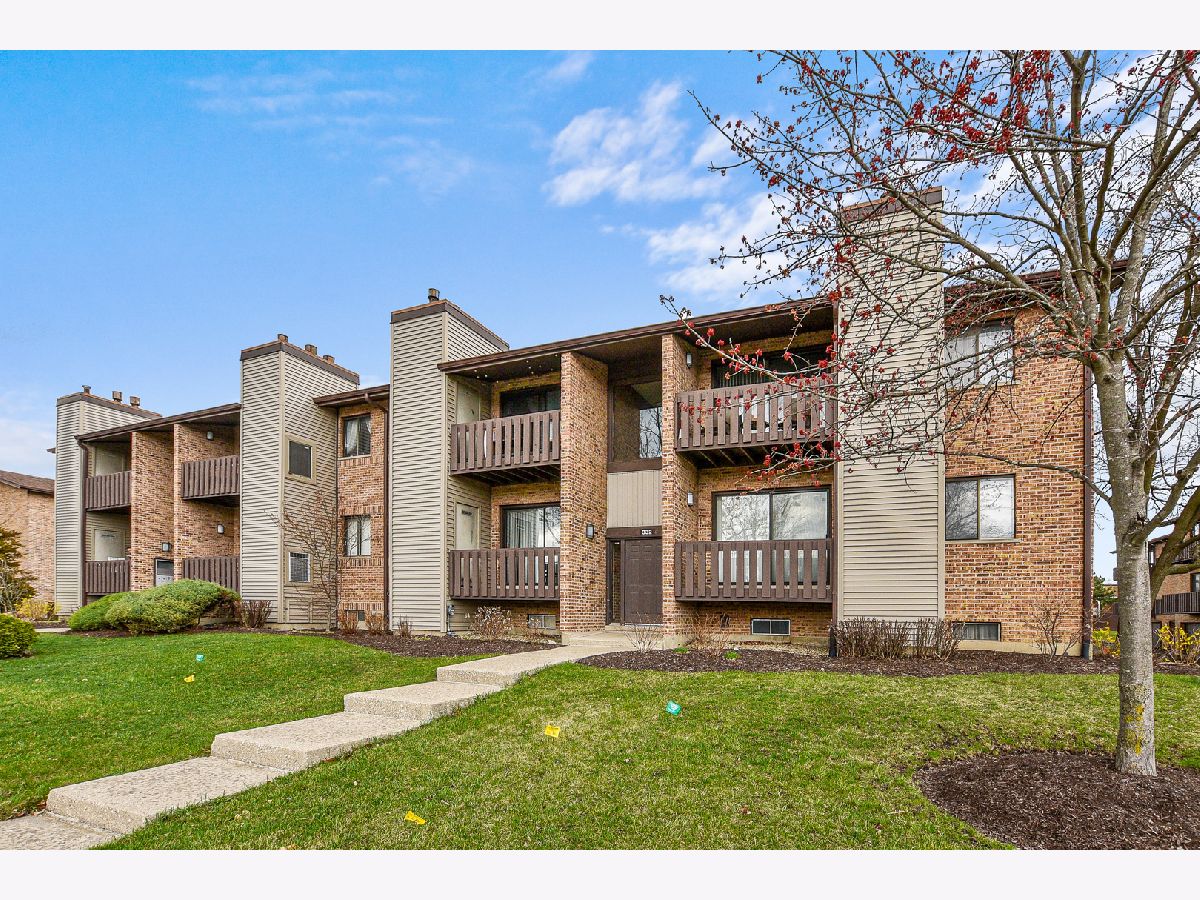 Condominiums Sold Green Willow Willowbrook Illinois, 332 Sheridan