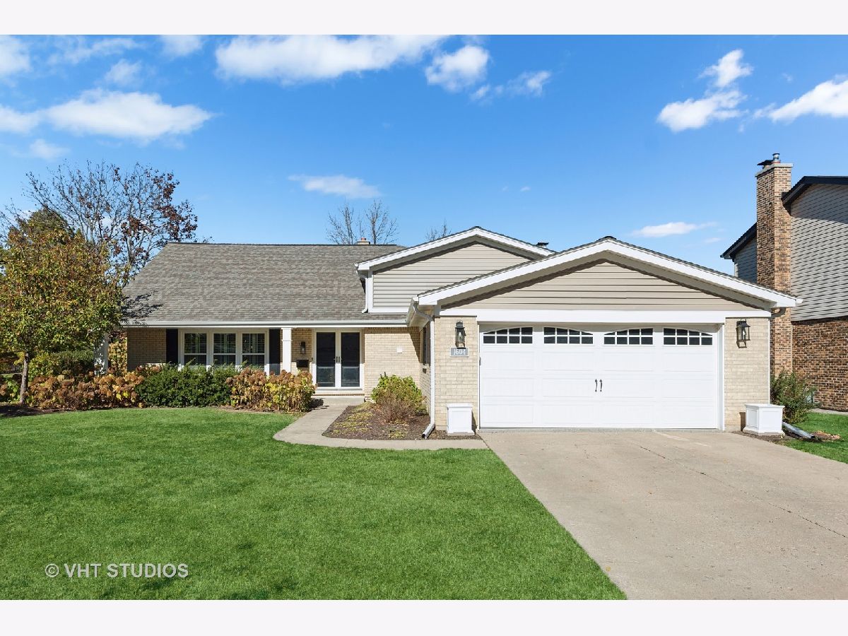 Homes & Condos & Townhomes Sold Ivy Hill Arlington Heights Illinois, 1604 Waverly