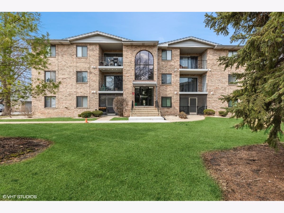 Condominiums Sold Evergreen Crestwood Illinois, 13308 Circle Drive