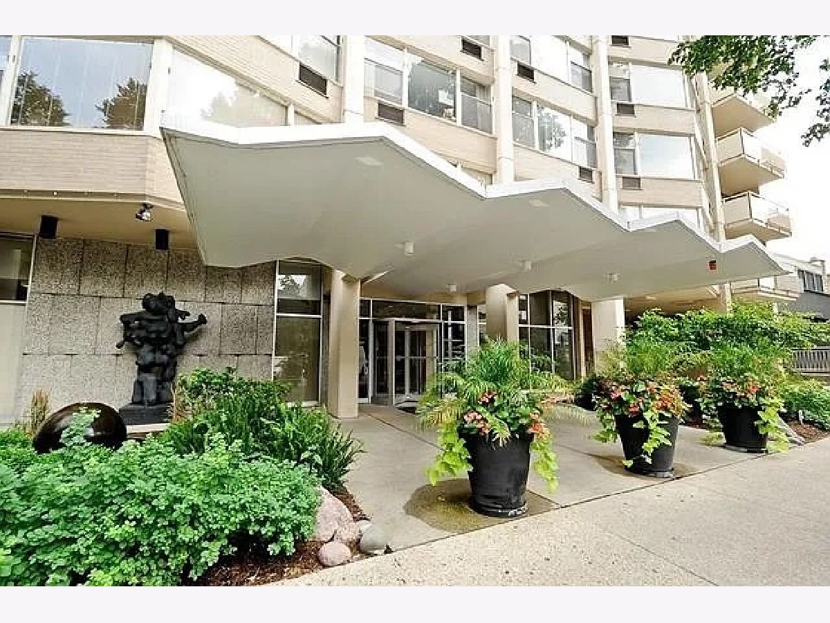 Condominiums Rented 555 Cornelia Condos Chicago Illinois, 555 Cornelia