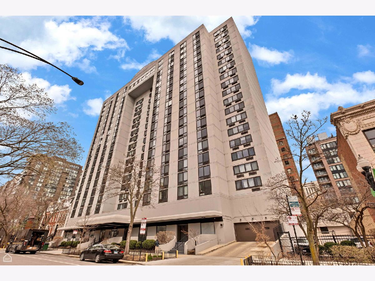Condominiums Rented The Towers Chicago Illinois, 1221 Dearborn