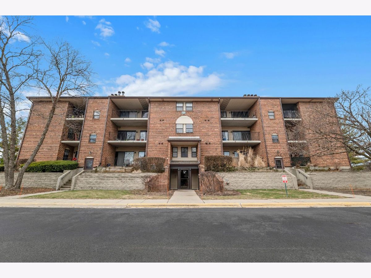 Condominiums Sold Chatham Place Buffalo Grove Illinois, 720 Weidner