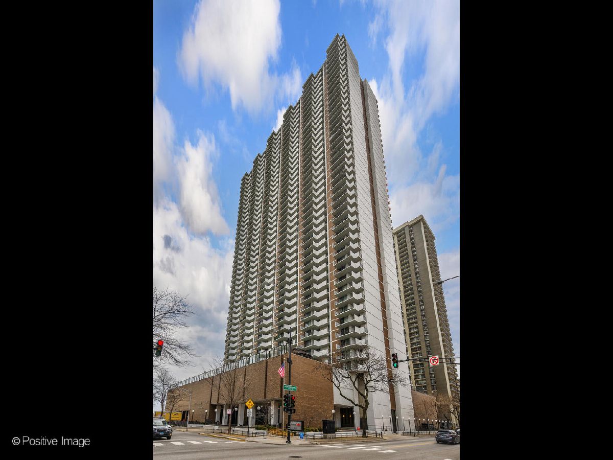 Condominiums Sold Malibu East Chicago Illinois, 6033 Sheridan