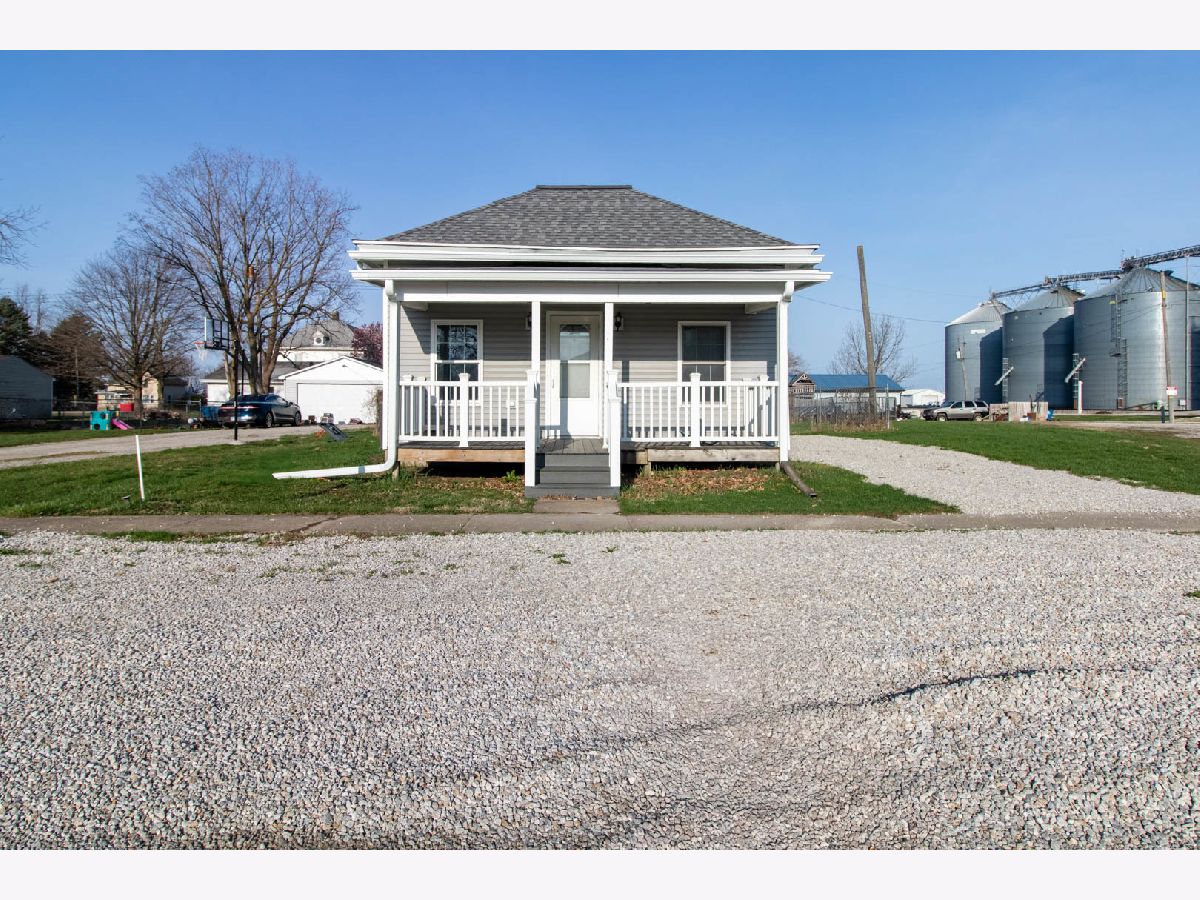  Sold Arrowsmith Illinois, 104 Main