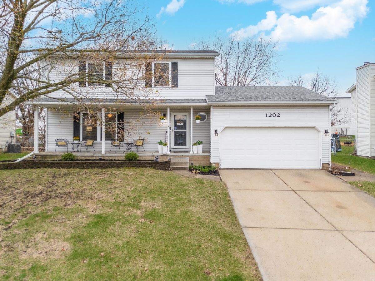 Homes & Condos & Townhomes Sold Hillcrest Bloomington Illinois, 1202 Cadwell