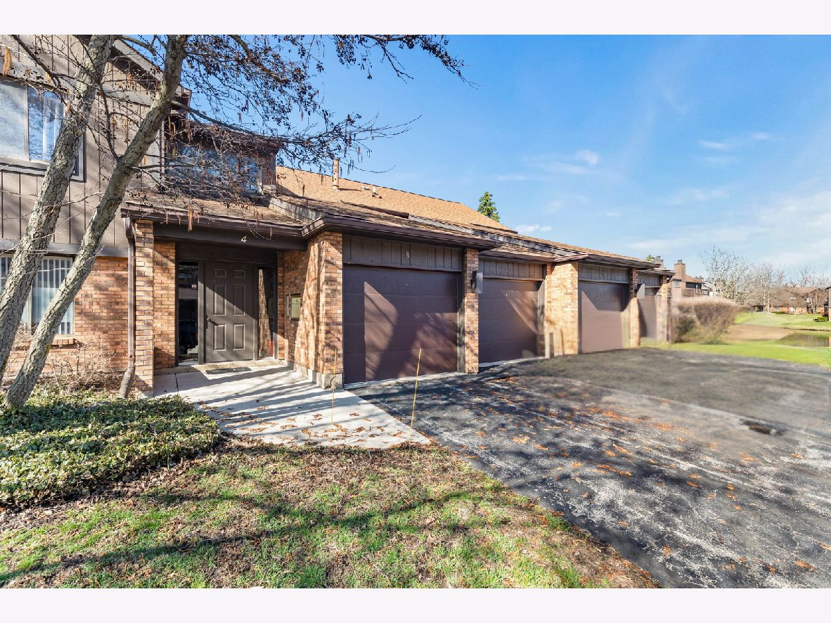 Homes & Condominiums Sold Century Oaks West Elgin Illinois, 4 Creekside