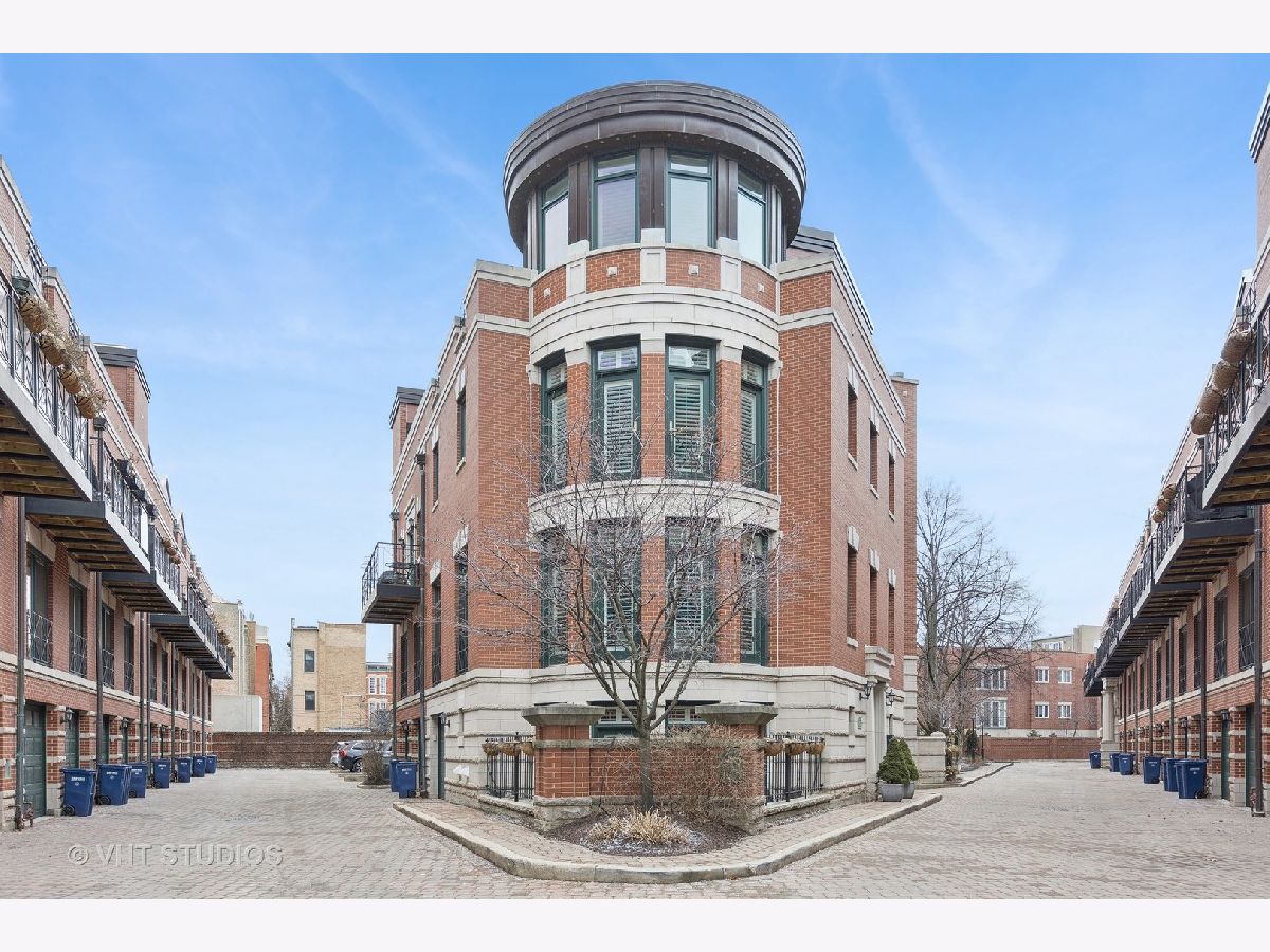 Townhomes Sold The Pointe Chicago Illinois, 422 Armitage