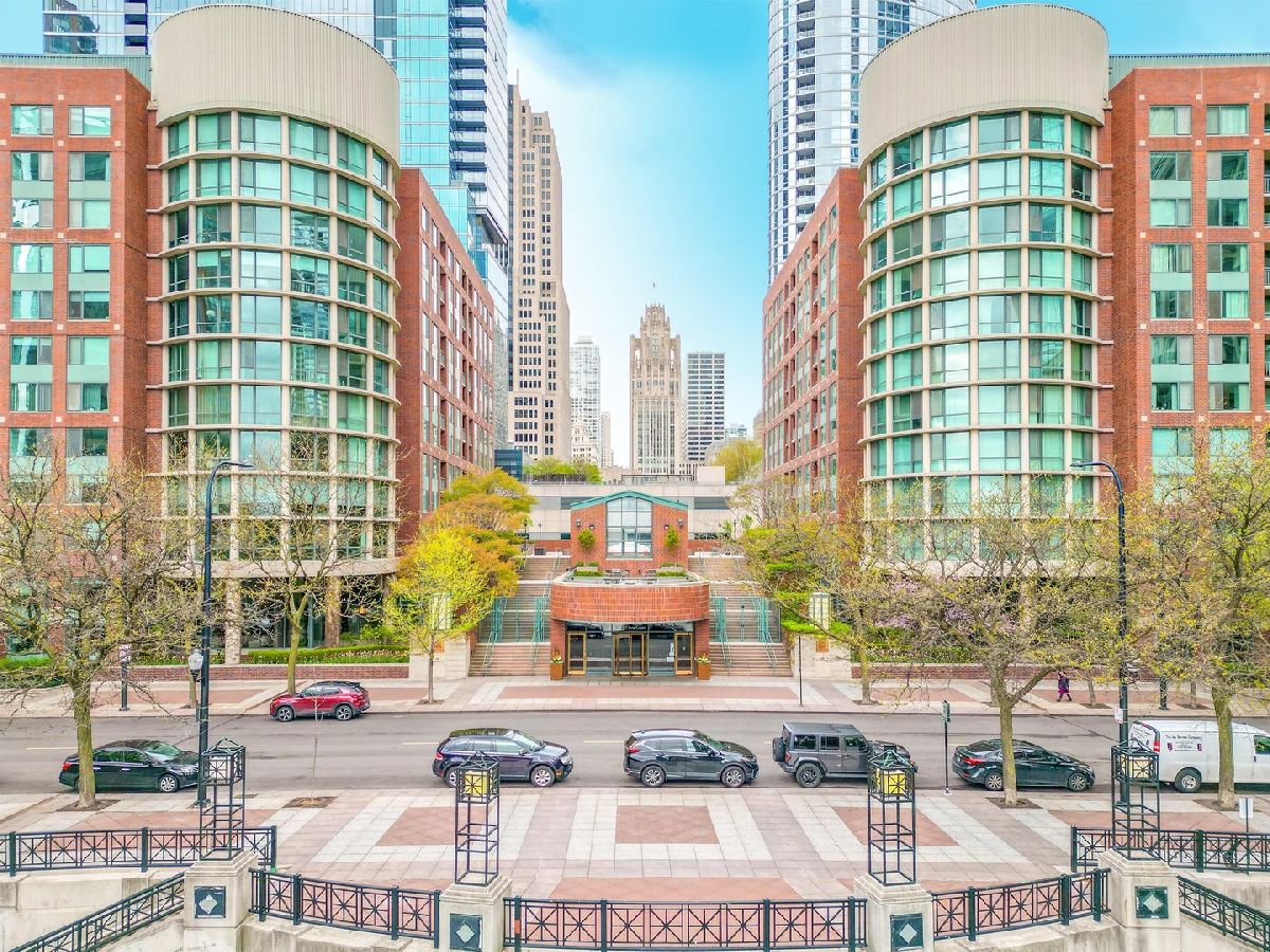 Condominiums For Sale Citiview Condos Chicago Illinois, 480 Mcclurg Court