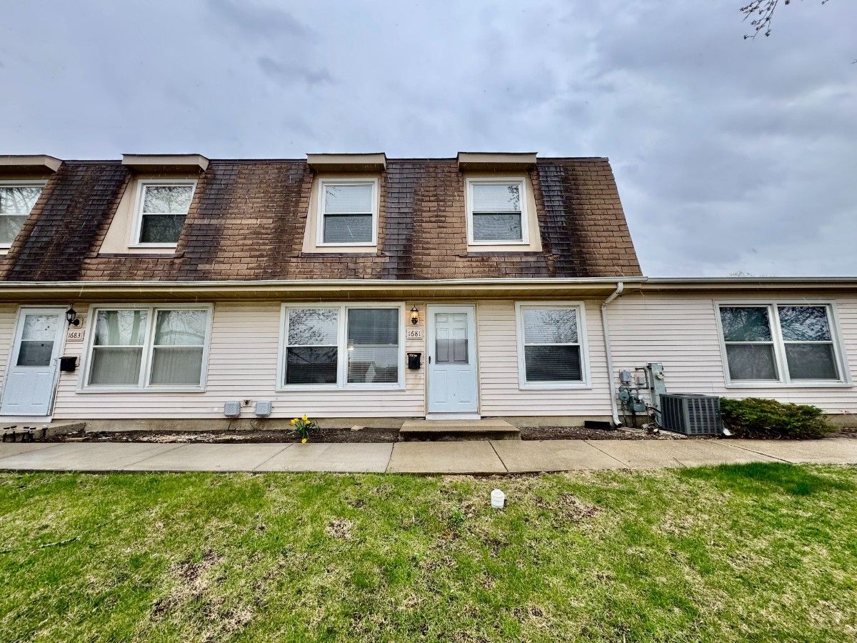 For Rent Hoffman Estates Illinois, 1681 Queensbury