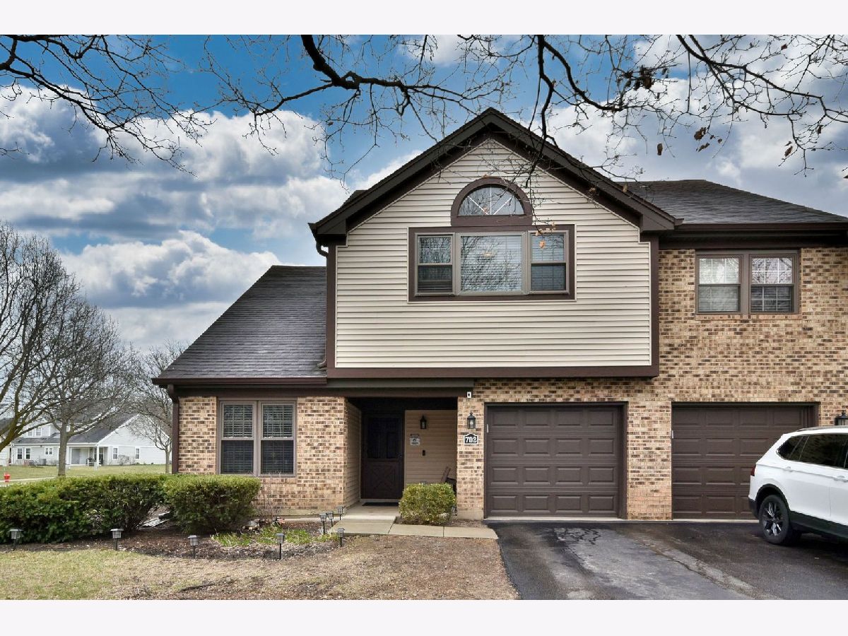 Townhomes Sold Kingsport Commons Wheeling Illinois, 702 Dorset