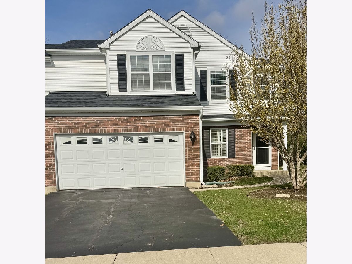 Homes & Townhomes Rented Sterling Manor Geneva Illinois, 2983 Caldwell