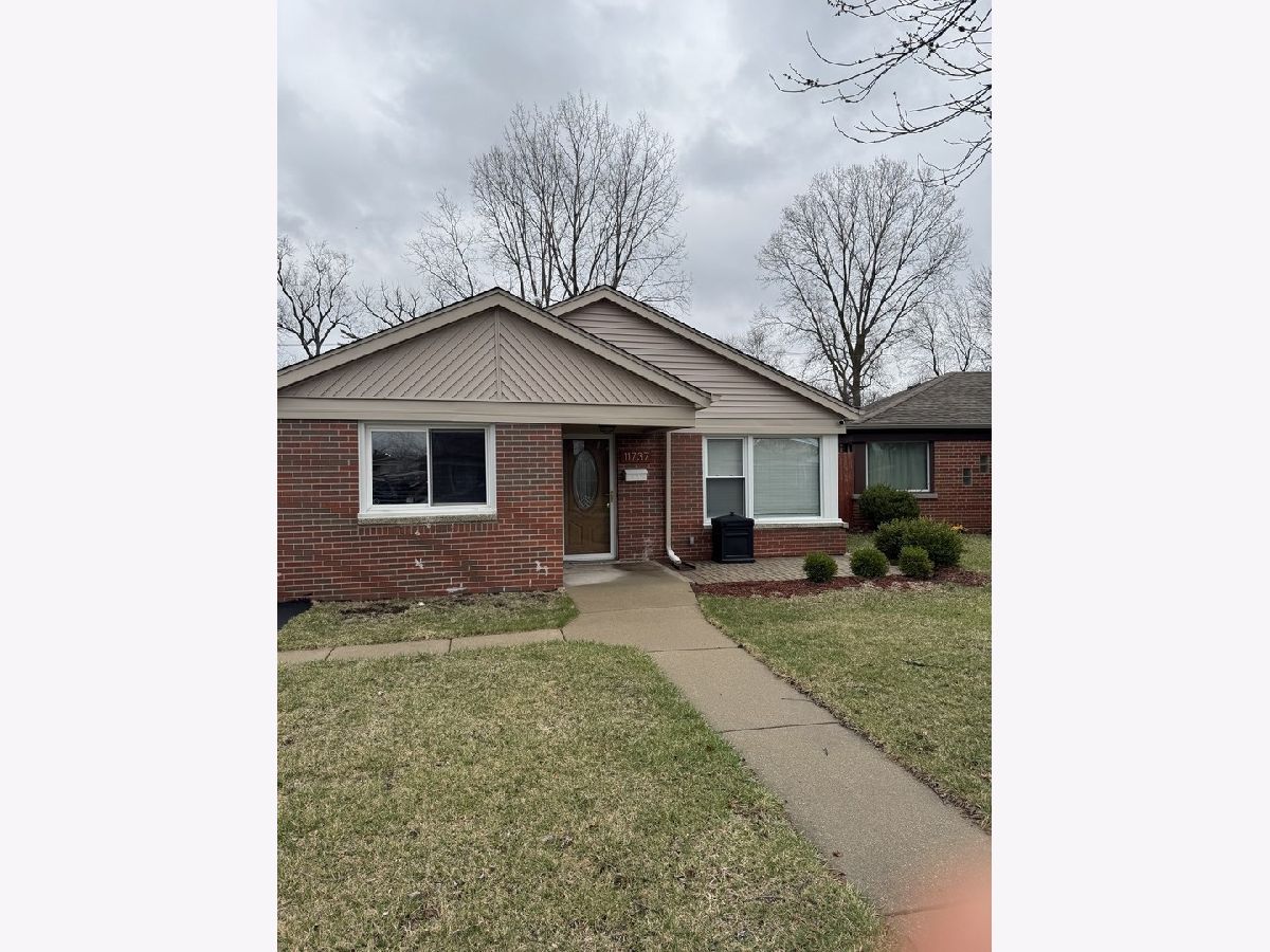  Rented Merrionette Park Illinois, 11737 Sacramento