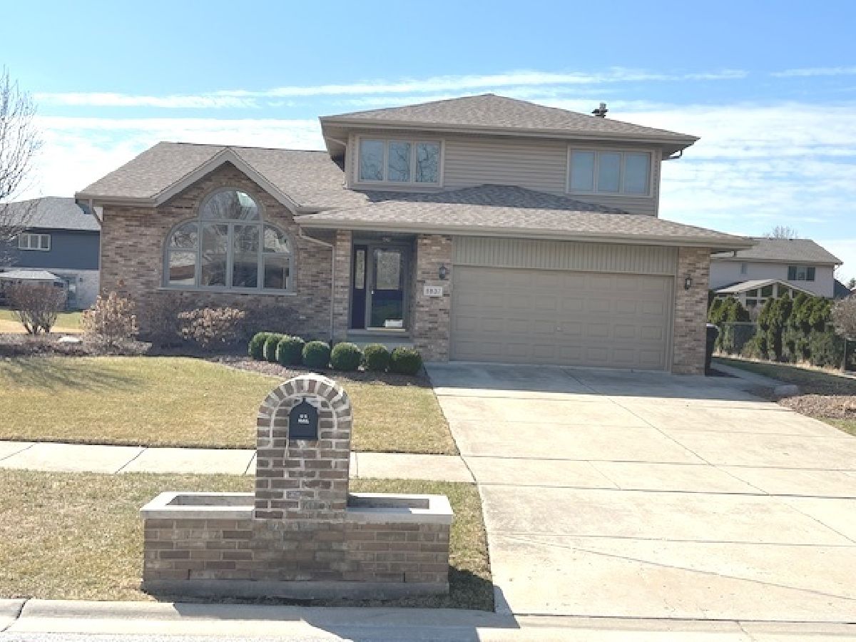 Homes & Condos & Townhomes Sold Radcliffe Place Tinley Park Illinois, 8837 Clifton