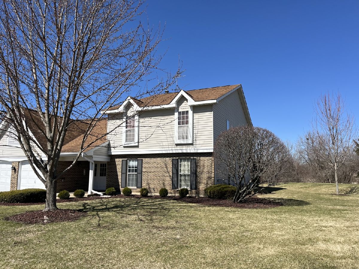 Condos & Townhomes & Homes Sold Waters Edge Mchenry Illinois, 311 Creekside Trail