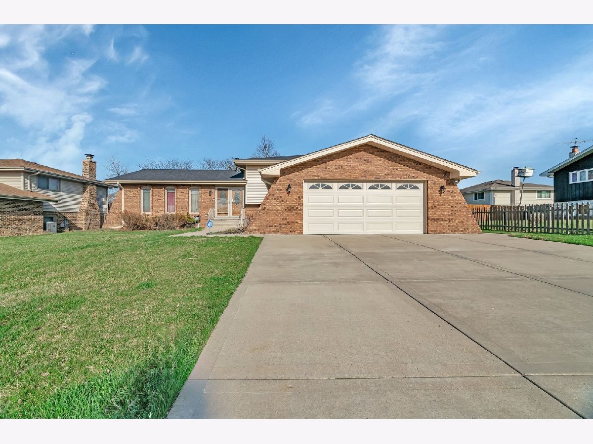 Homes Sold Derby Meadows Orland Park Illinois, 12337 Derby